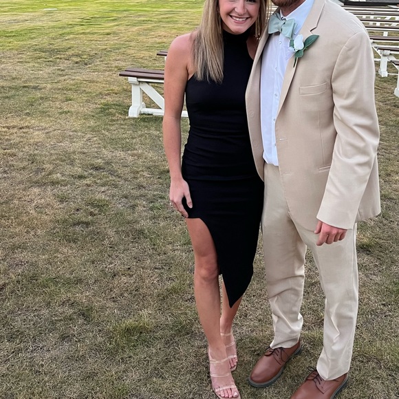 Halter dress - Picture 1 of 3